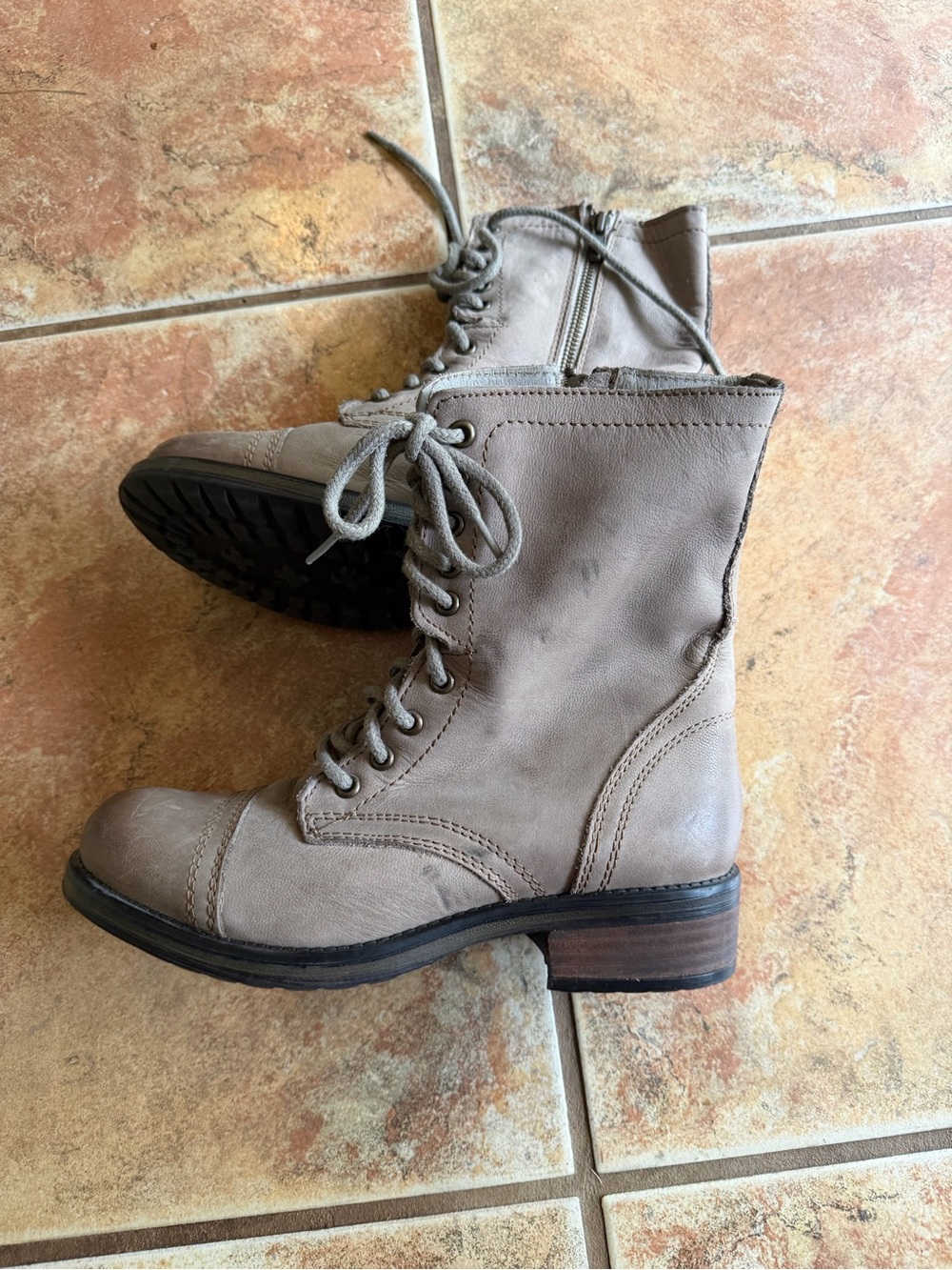 Steve Madden Sz 9.5 Lace Yp Boots